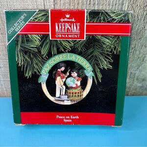 Hallmark Keepsame Ornament Peace On Earth Spain Handcrafted & Dated 1992 QX517-4